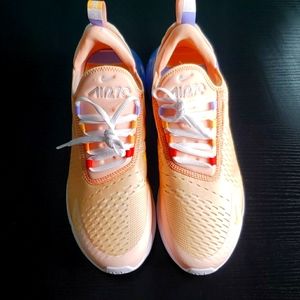 BRAND NEW Nike Air Max 270
